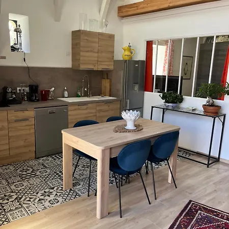De Coussanne 3 Apartment *